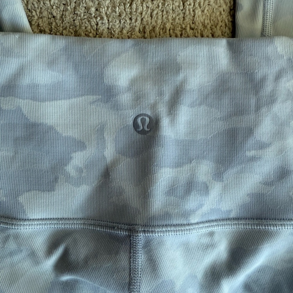 Lululemon White Camo Leggings (Size 4)
